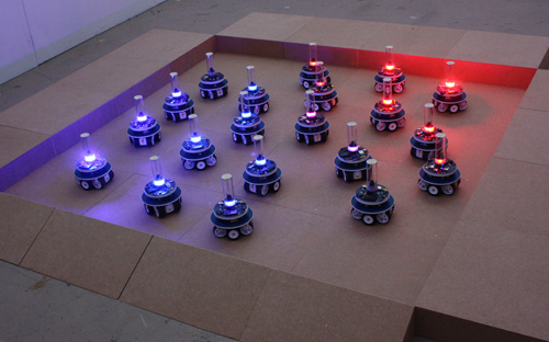 The marXbot robot is designed for collective experiments: here a diffusion of knowledge experiment within the perplexus project.