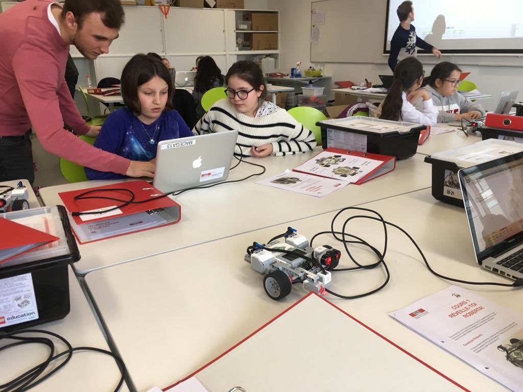 Robots for girls 2019 - Source- Twitter EPFL 2