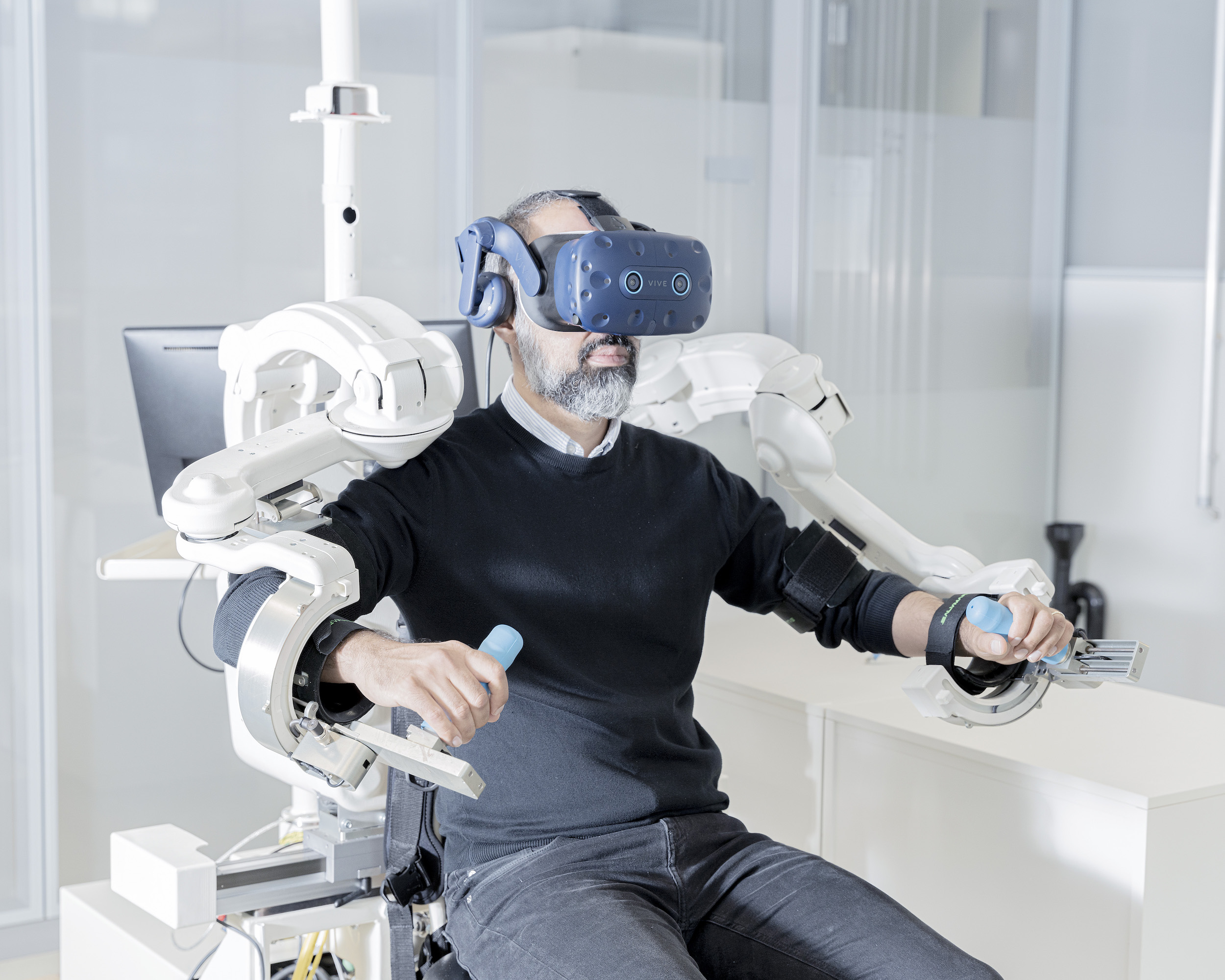 A virtual reality system is used to simulate the experience of having a third, robotic arm in addition to the natural ones, and to test interfaces and algorithms that would allow to control it in a natural way. Such a third arm could, for example, be used by surgeons during complex procedures.

Translational Neural Engineering Lab, EPFL, Geneva